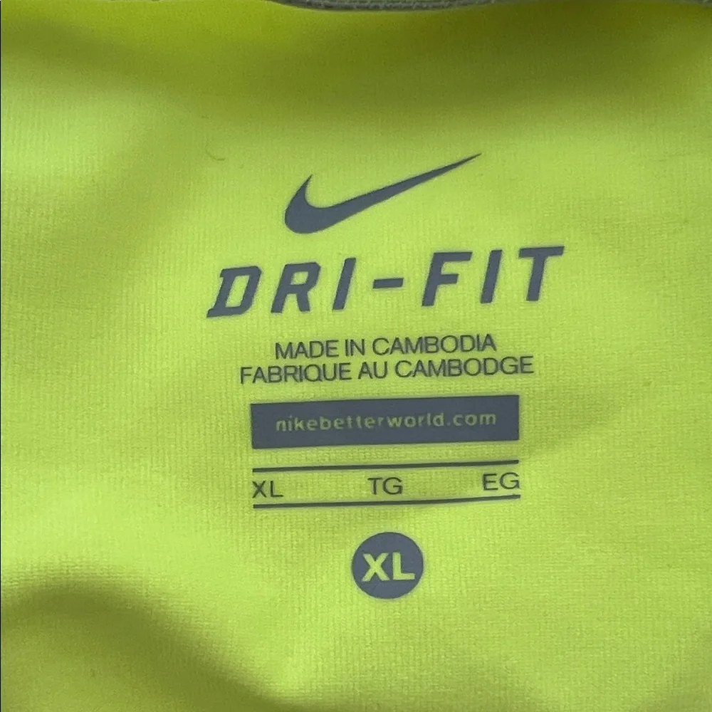 Nike Dry Fit T-Shirt Size XL